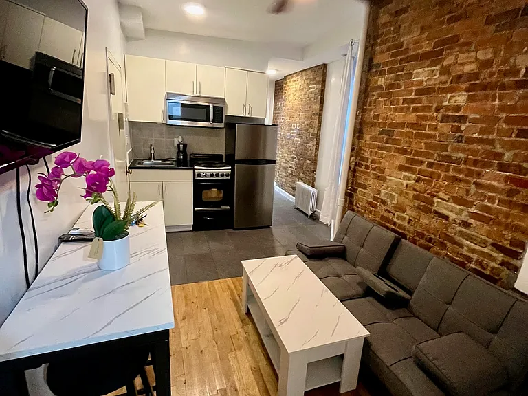 170 Delancey St #3 — Photo 1