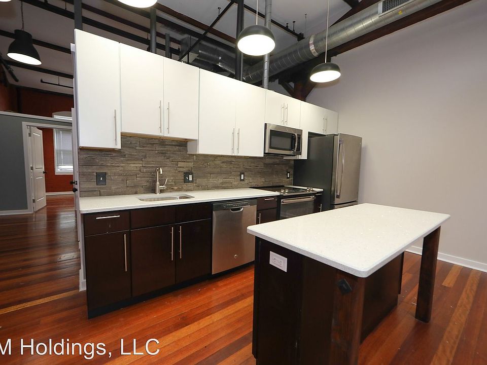 1st image of 3450 J St APT 204