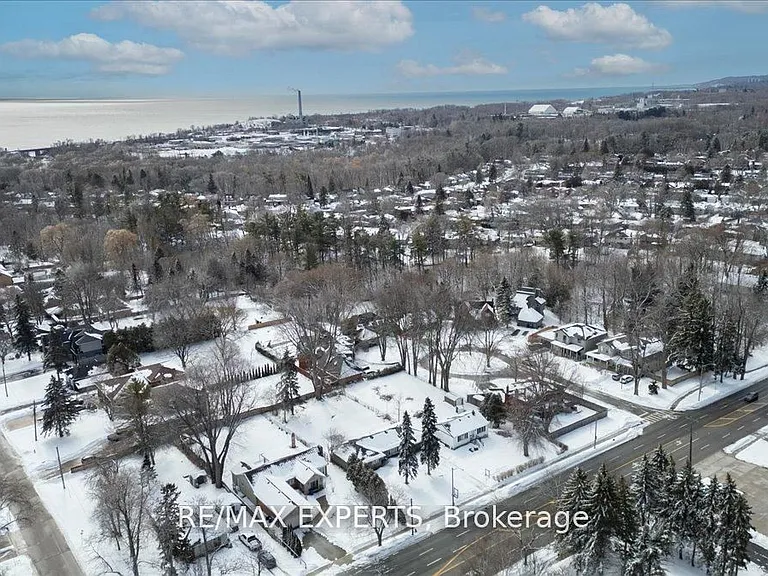 5323 Lawrence Ave E — Photo 7