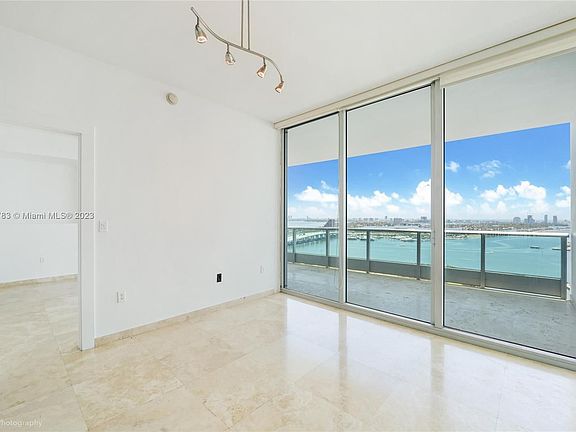 5th image of 900 Biscayne Blvd APT 3007