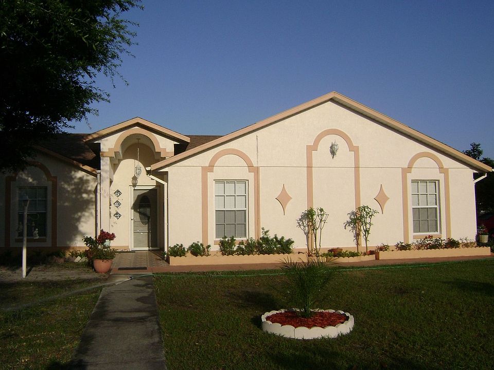 Front of the house 