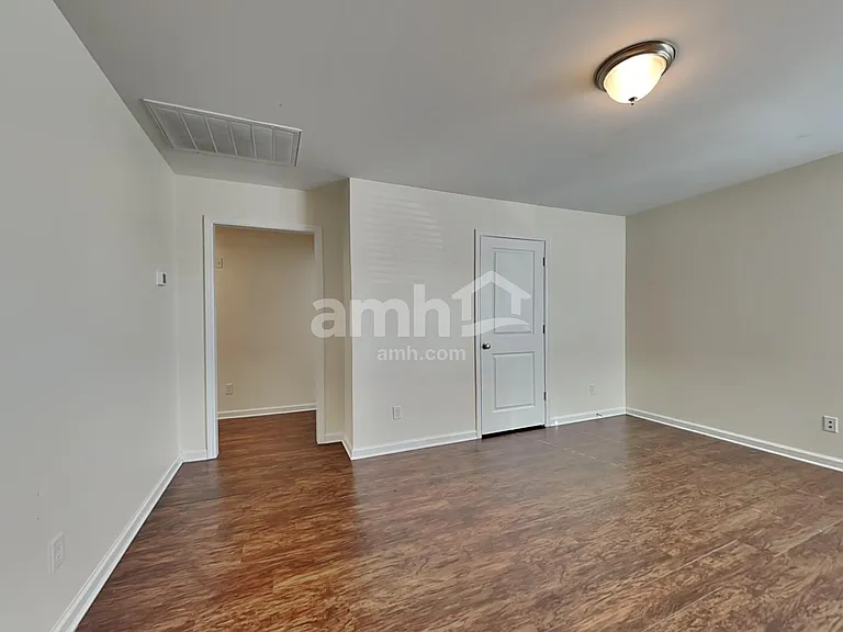 321 Crabapple Cir — Photo 9