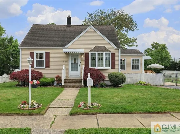 23 Albany St, Edison, NJ 08837