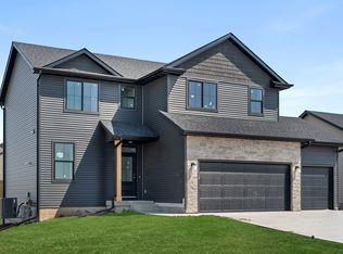 2914 NW Reinhart Dr, Ankeny, IA 50023
