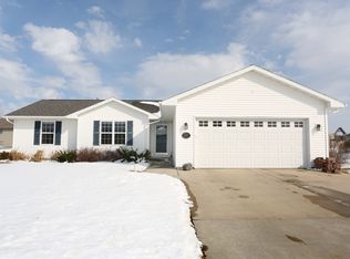 2310 Olde Country Cir, Kaukauna, WI 54130