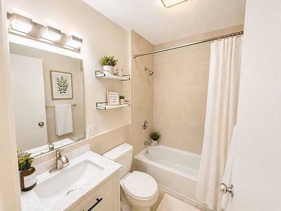 4th image of 126 Clifton St APT 6