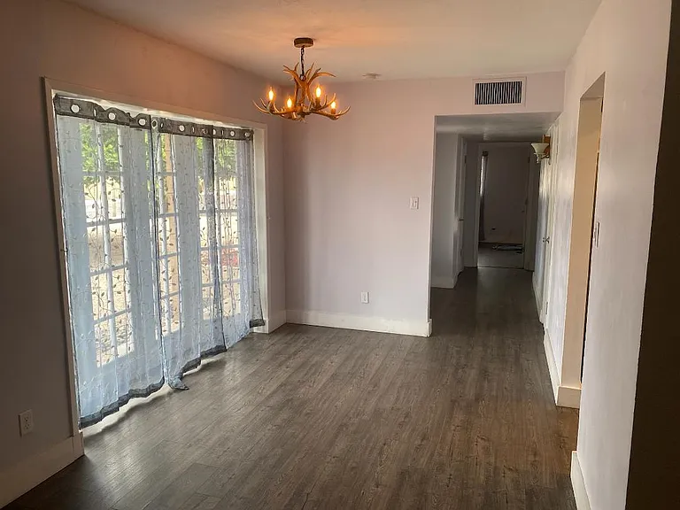 2937 E Turquoise Dr — Photo 2