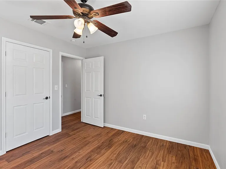 804 Avenue B — Photo 17