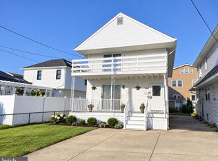 21 N Exeter Ave, Margate, NJ 08402