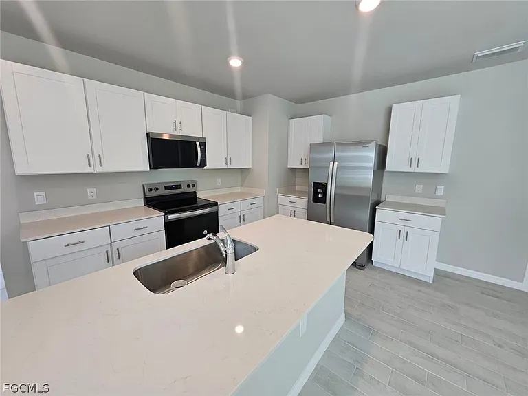 11162 Sunset Preserve Dr — Photo 4