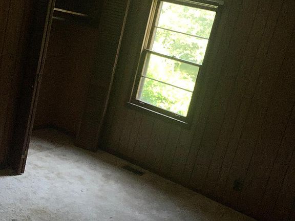 5th image of 1631 Court Rd