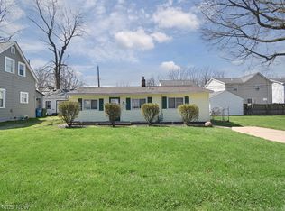 33850 Beachpark Dr, Eastlake, OH