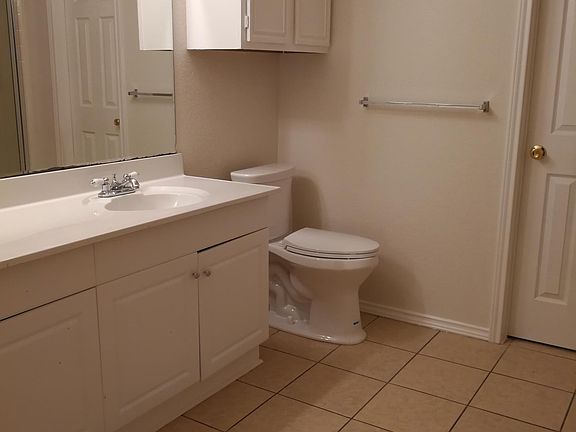 Master bathroom 2