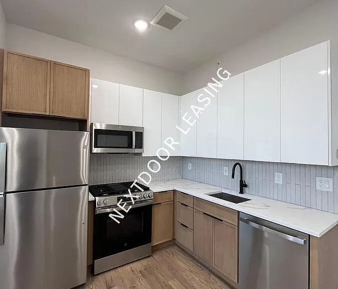 40 Lembeck Ave #304M — Photo 1