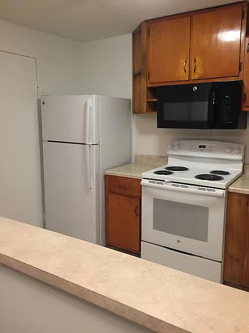 2 bed, 750 sqft, $2,195 — Photo 2