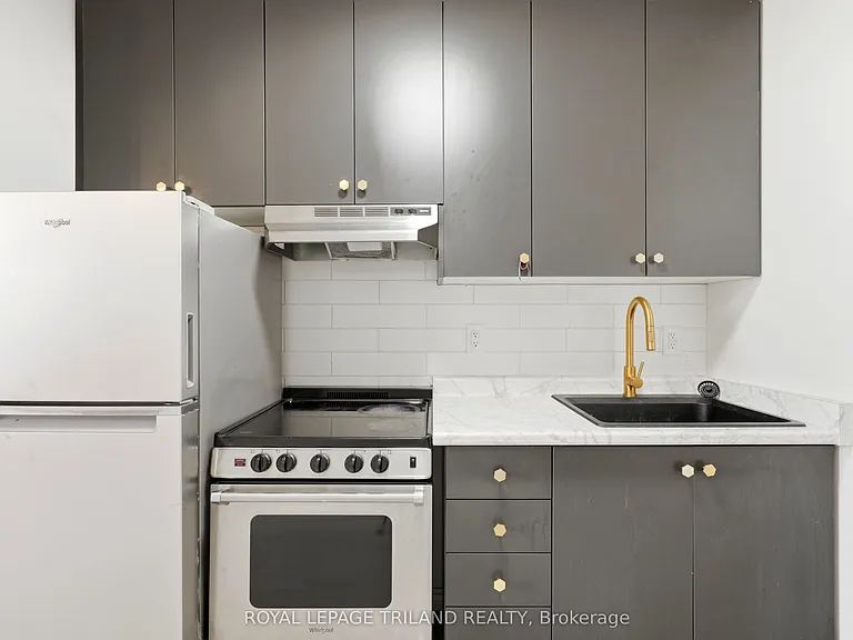 423 Richmond St #303 — Photo 6