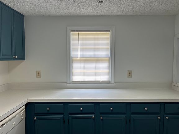 4th image of 6814 Cooper Cir