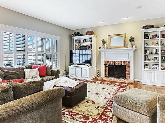 4th image of 4258 New Haven Ave