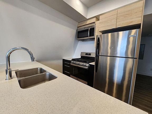 4th image of 444 Cambridge St S #3