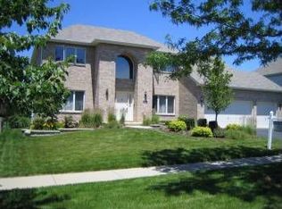 527 Gateshead Dr, Naperville, IL 60565