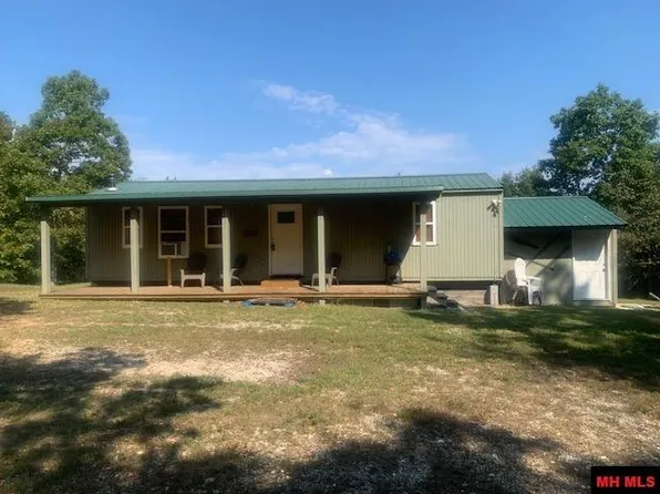 304 Tater Knob Ln, Yellville, AR 72687