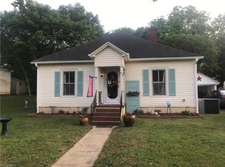 413 Greenwood St, Stoneville, NC 27288