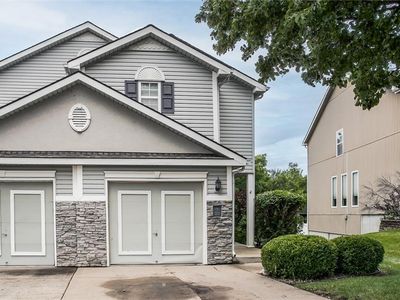 3351 SW Shadow Glen Dr, Blue Springs, MO, 64015