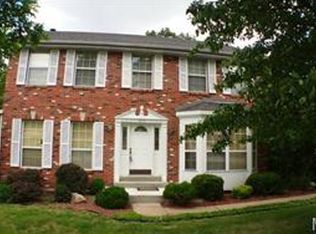 917 Lynwood Forest Dr, Ballwin, MO