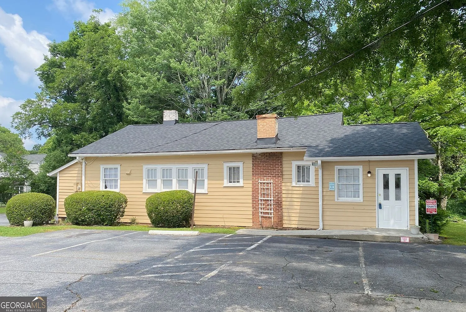 2 bed, 1.0 bath, 1512 sqft, $1,750 — Photo 1