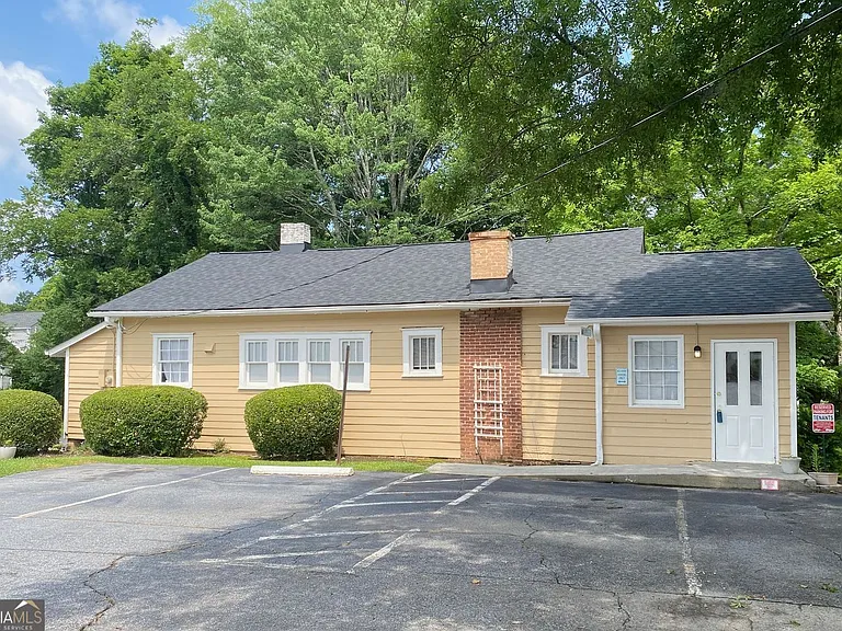 175 Park Dr NW — Photo 1