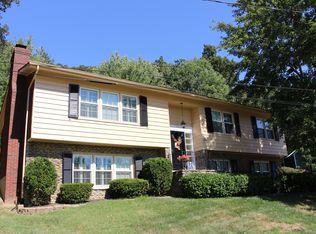 501 Hill Ridge Rd, Louisville, KY 40214