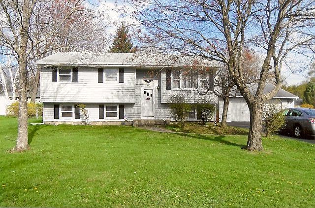 1st image of 14 Lyons Dr