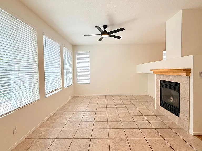 1023 Vista Pointe Cir — Photo 13