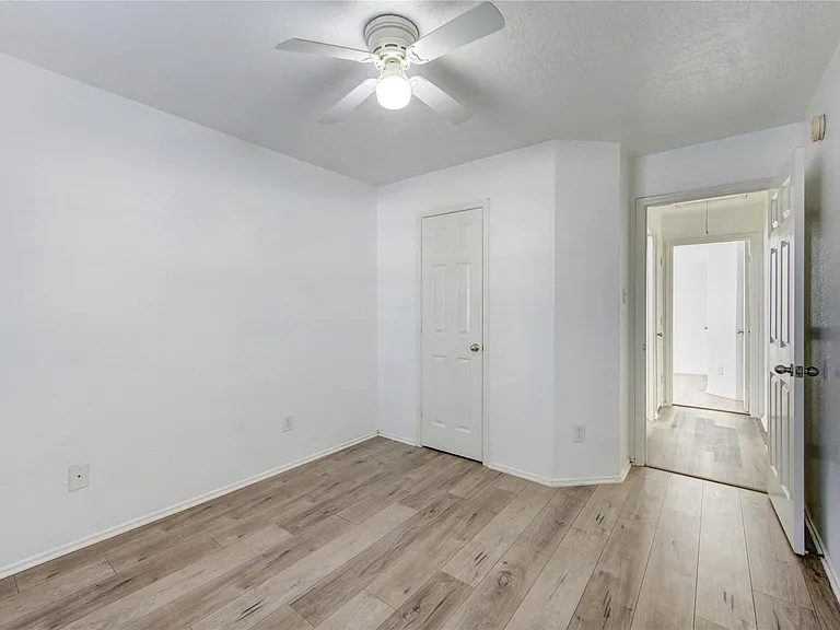 7930 Northfork Hollow Ln — Photo 3