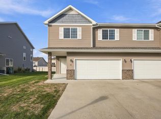 916 Eaglewood Ave W, West Fargo, ND 58078