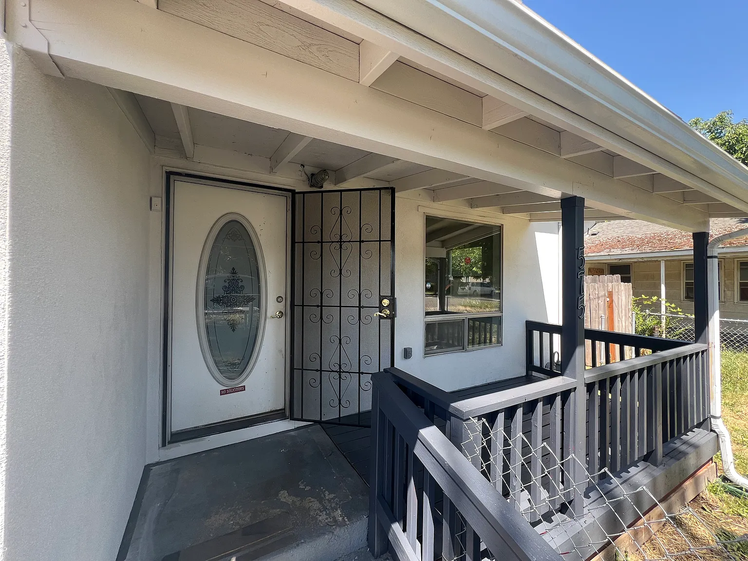 3 bed, 1200 sqft, $2,100 — Photo 3