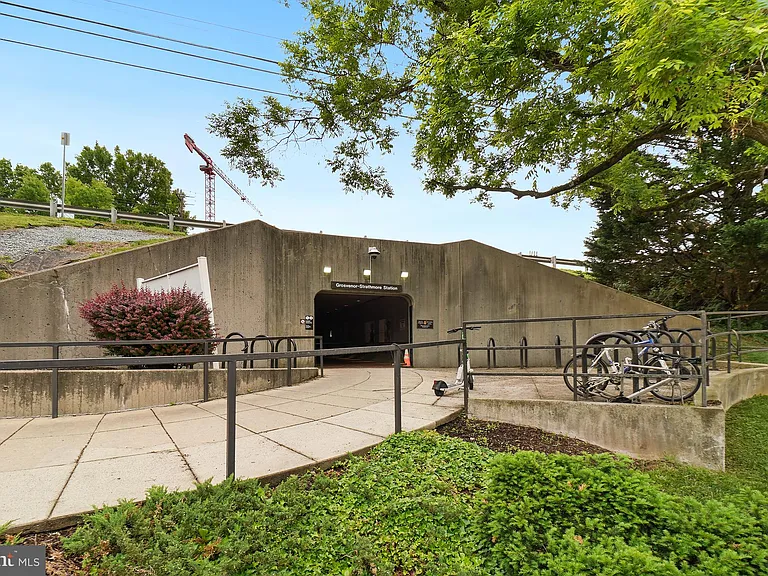 10500 Rockville Pike #605 — Photo 35