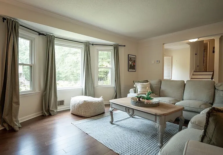 281 Rhodes Dr — Photo 9