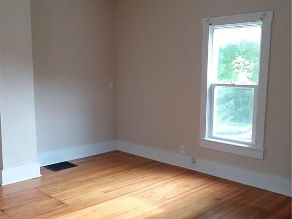 4th image of 545 Washington Ave
