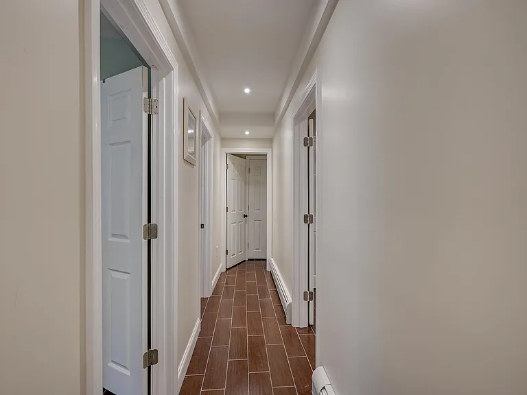 30 Middle Shore Dr — Photo 16