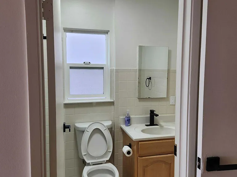 MASTER BATH PIC 2