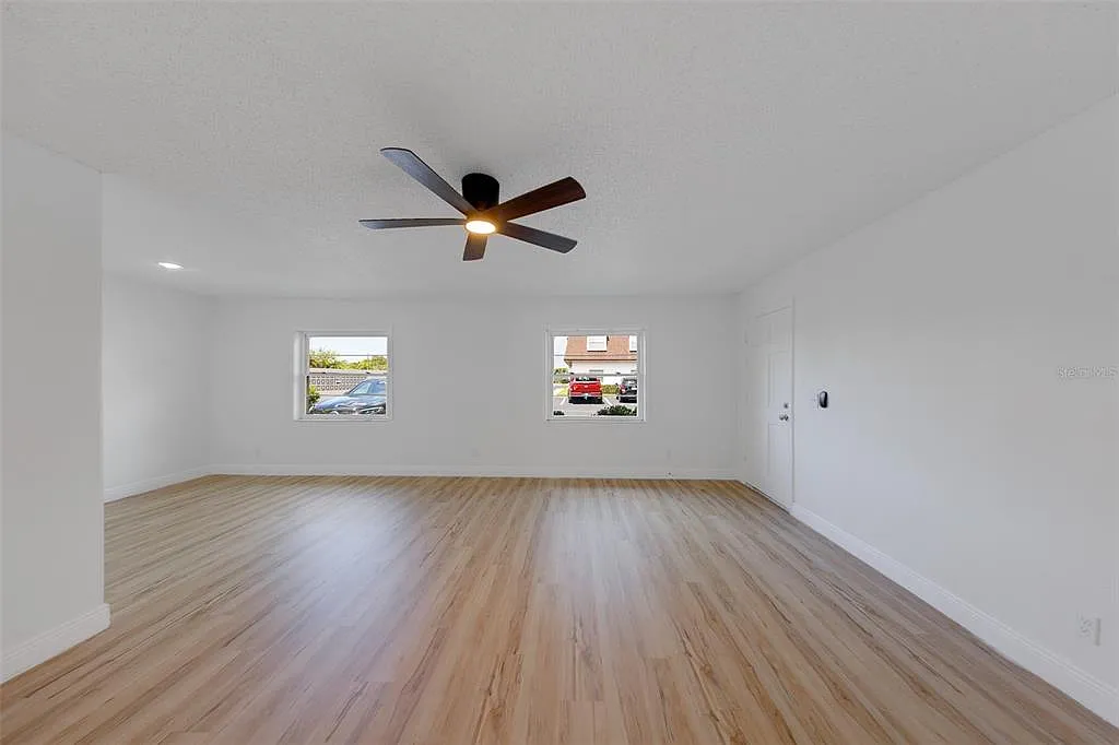 2 bed, 1.0 bath, 960 sqft, $1,500 — Photo 2
