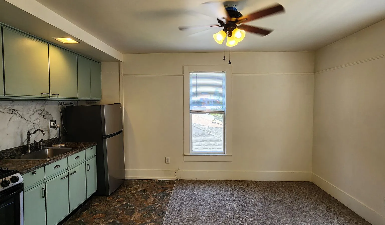 164-70 D Avenue — Photo 2