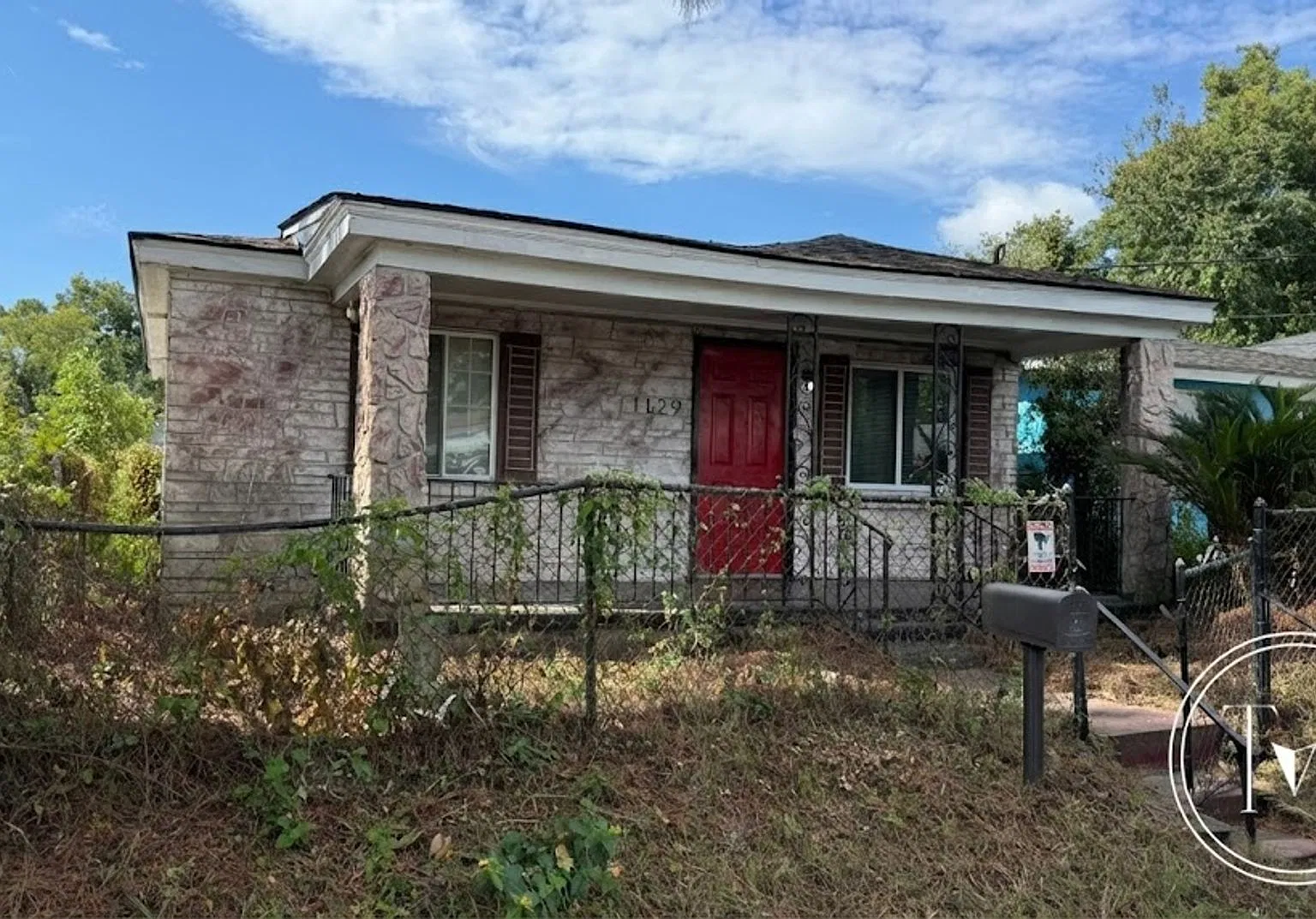 Charming 2-bedroom/1.5 bath home in the heart of Savannah! — Photo 2