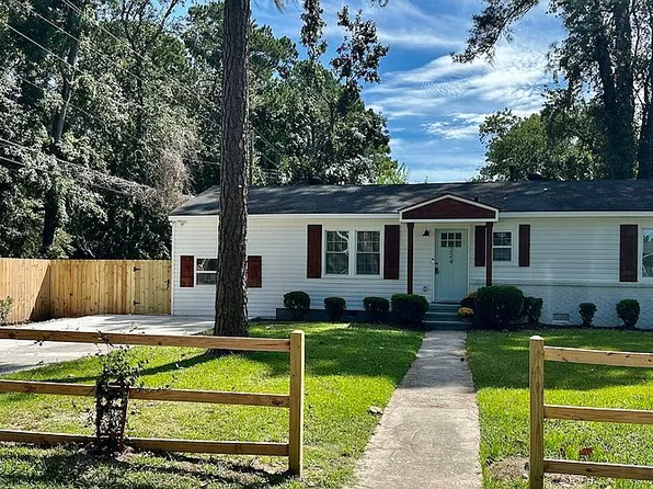 324 Manor Dr, Savannah, GA 31404