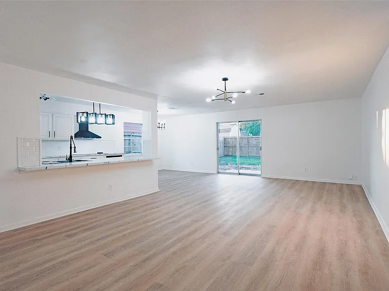 11611 Sagedowne Ln — Photo 3