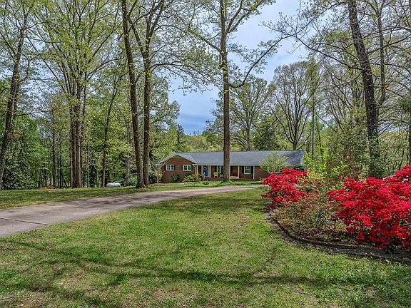 3rd image of 100 Griffin Mill Rd
