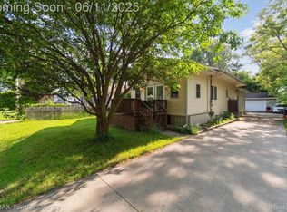 3244 Huggins Ave, Flint, MI 48506