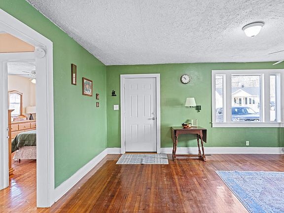 3rd image of 1823 Vinson St