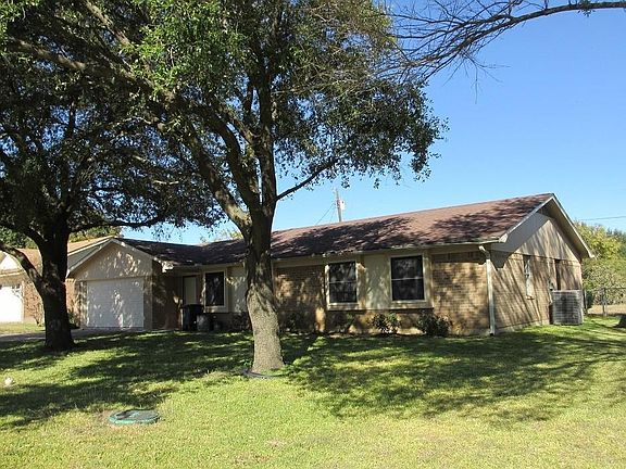 4th image of 334 Country Club Dr